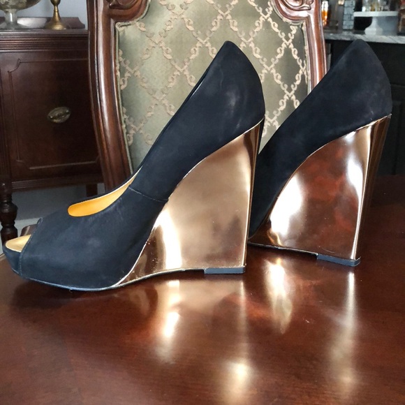 Sergio Zelcer black wedge with gold heel - Picture 3 of 6